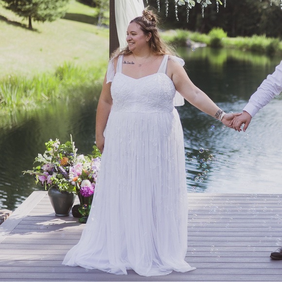 ASOS DESIGN Curve Mila Wedding Dress - Picture 7 of 16